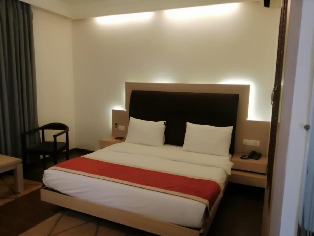 Kingston Resort Kanpur Exterior foto